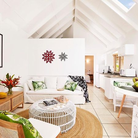 Motu Beachfront Art Villas ราโรทองกา ภายนอก รูปภาพ