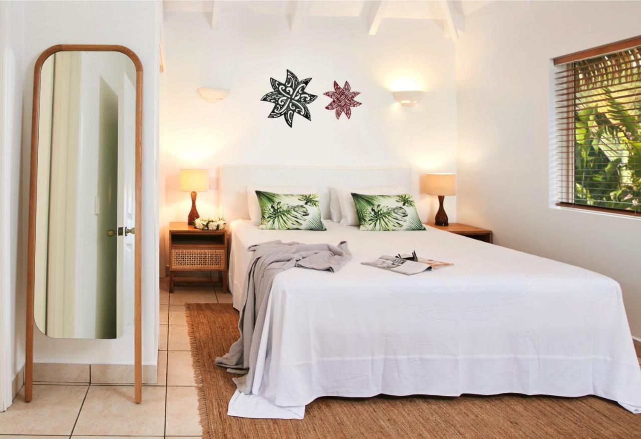 Motu Beachfront Art Villas ราโรทองกา ภายนอก รูปภาพ