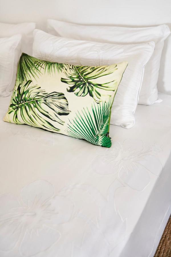 Motu Beachfront Art Villas ราโรทองกา ภายนอก รูปภาพ