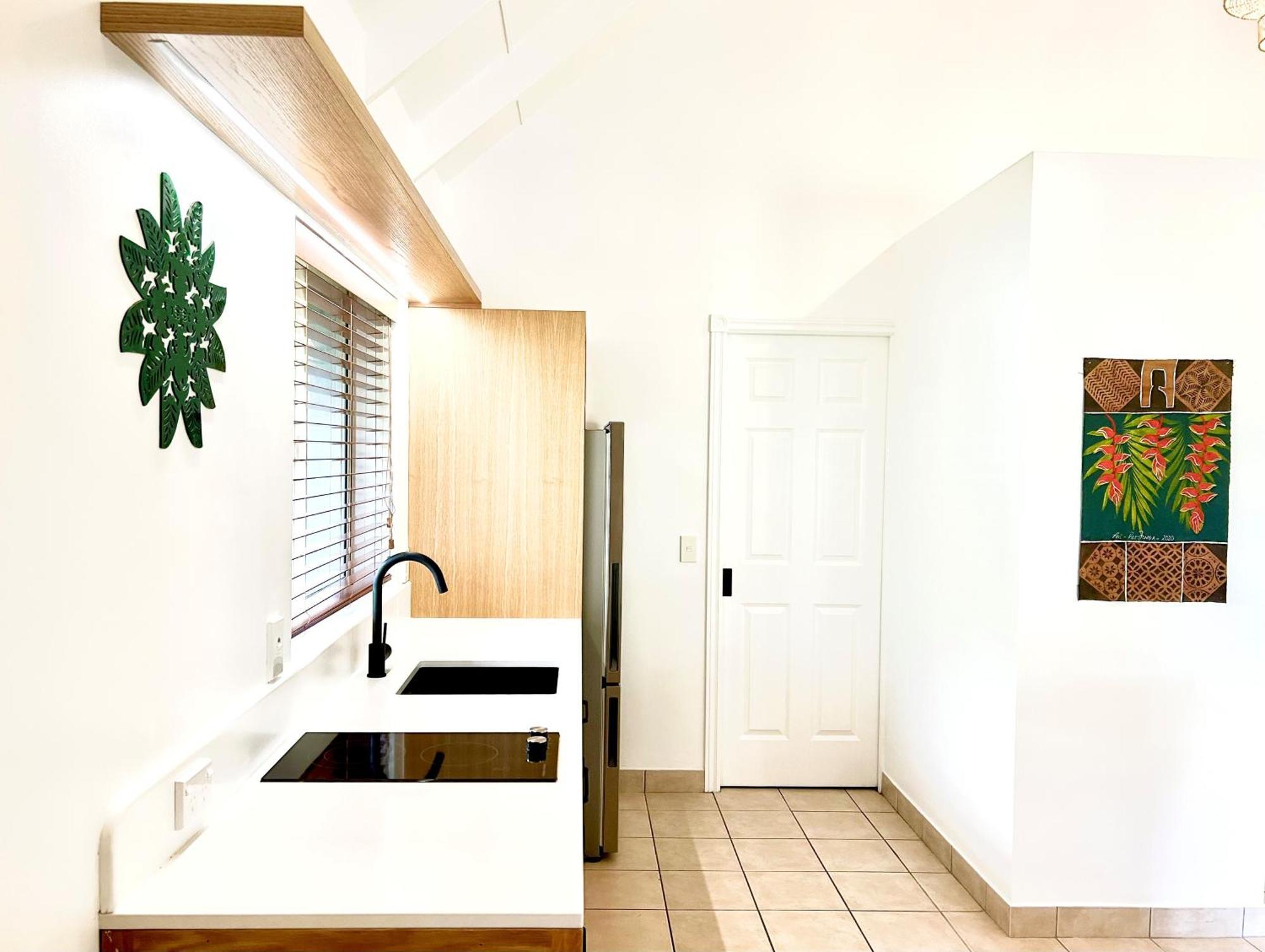 Motu Beachfront Art Villas ราโรทองกา ภายนอก รูปภาพ