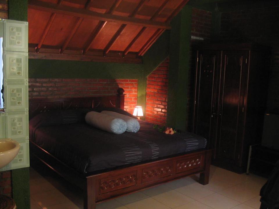 Motu Beachfront Art Villas ราโรทองกา ภายนอก รูปภาพ