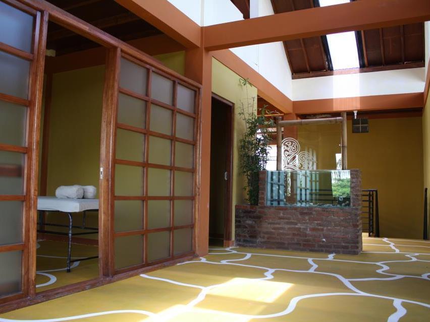 Motu Beachfront Art Villas ราโรทองกา ภายนอก รูปภาพ