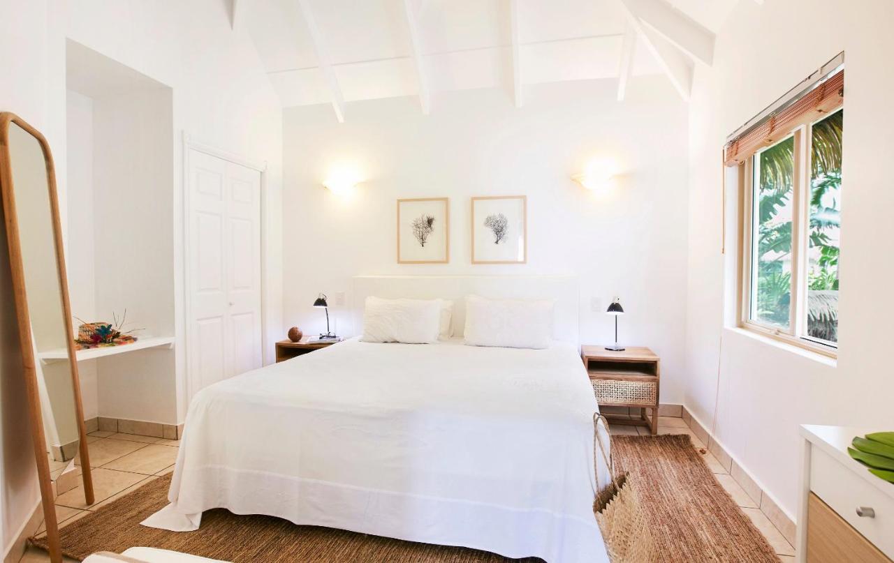 Motu Beachfront Art Villas ราโรทองกา ภายนอก รูปภาพ